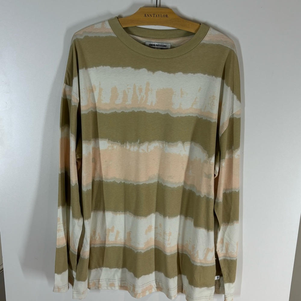NWOT Urban Outfitters Oversized Blurred Stipe Tee
Size Medium